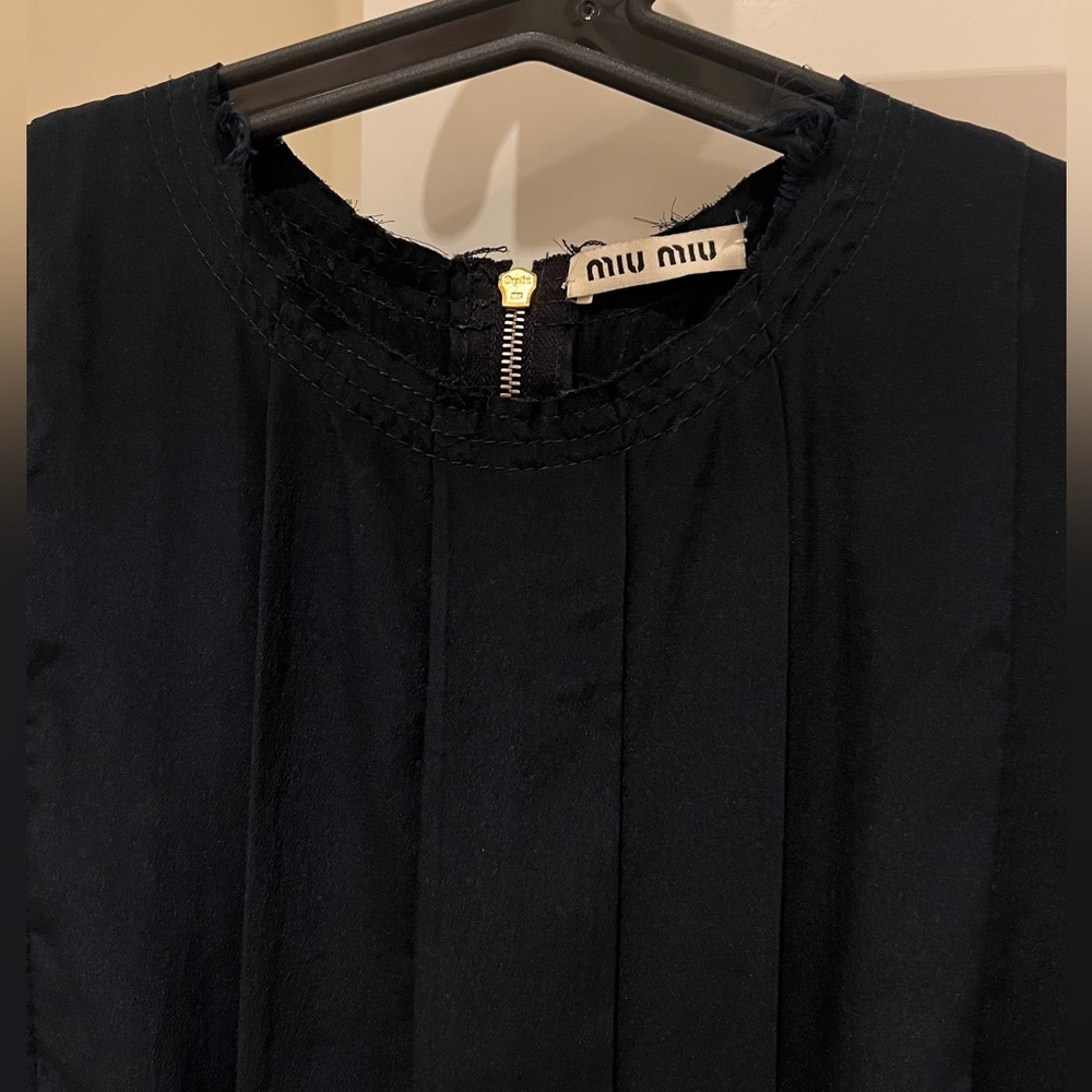 Miu Miu Dark Blue Pleated Top - Picture 3 of 14